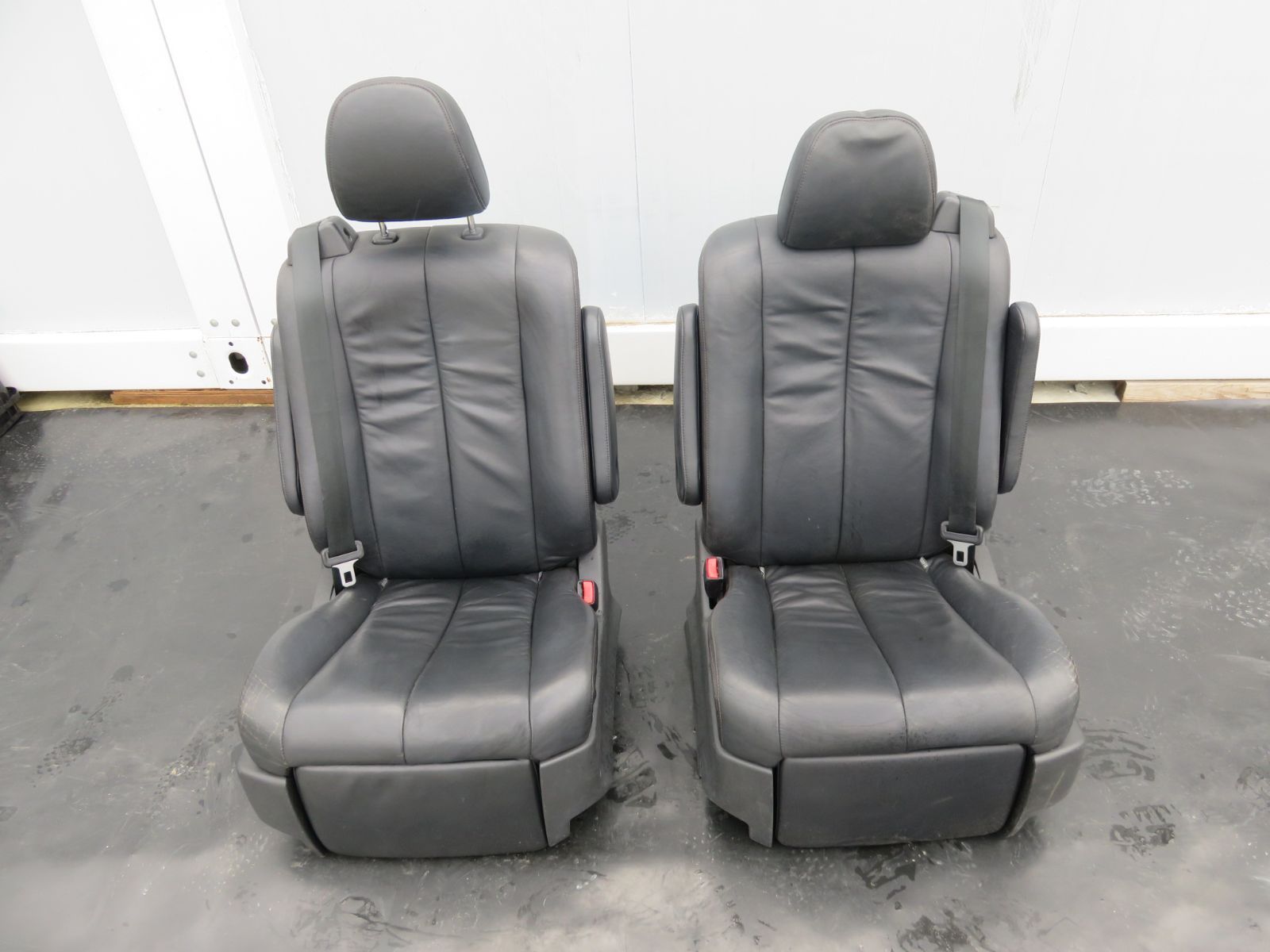 SFC2421 トヨタ 50系 ACR50W ACR55W GSR50W GSR55W エスティマ 後期 3型 純正 リアシート キャプテンシート セカンド 2列目シート 左右セット