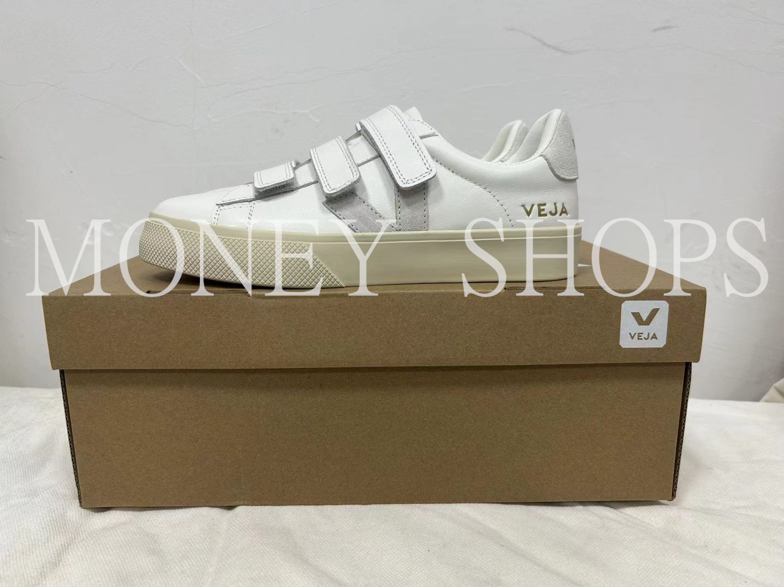 【新品★大人気】   VEJA  RECIFE CHROMEFREE LEATHER WHITE NATURAL スニーカー 白&ナチュラル(男女兼用)