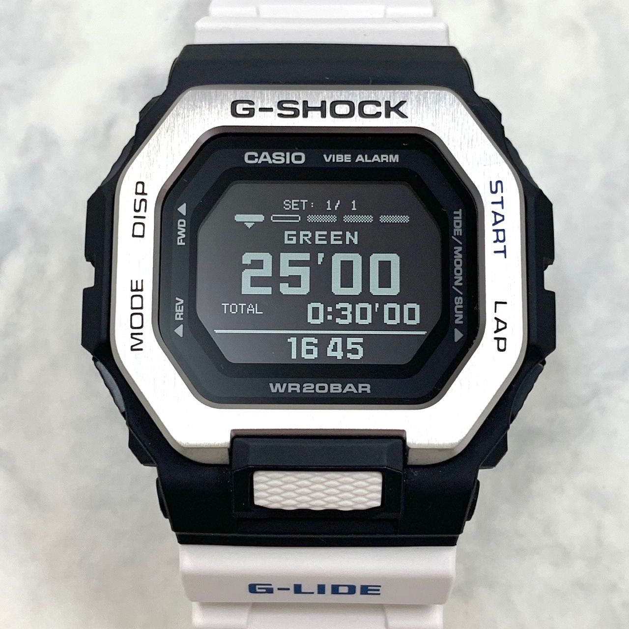 【上美品⭐️G-SHOCK G-LIDE】 タイムトラベル サーフィン　 GBX-100-7JF    カシオ CASIO    メンズ デジタル腕時計　 電池式　 Bluetooth    ホワイトバンド　 国内正規品 （AYA） 24022009500B