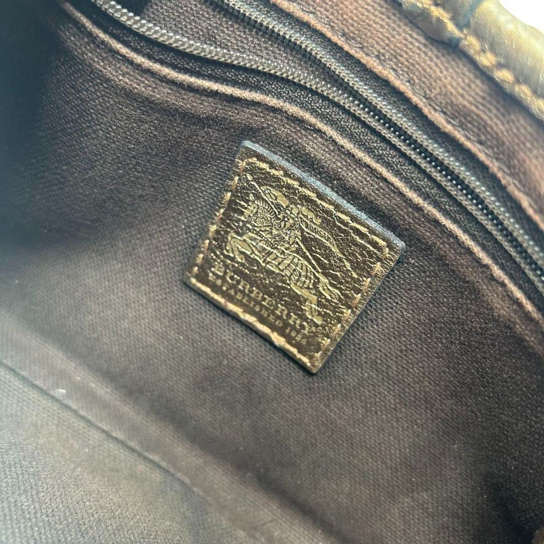 マニッシュスタイル Burberry ノバチェック フラップ ポーチ ワンショルダー お楽しみに。