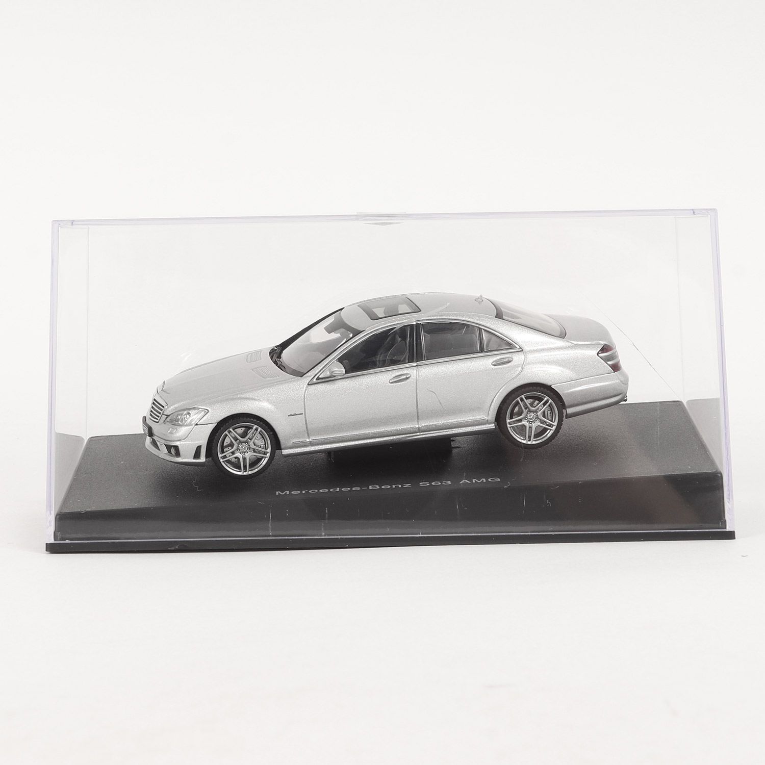 【超激安特価】Autoart 1/18 メルセデスベンツ S63 AMG SILVER 乗用車