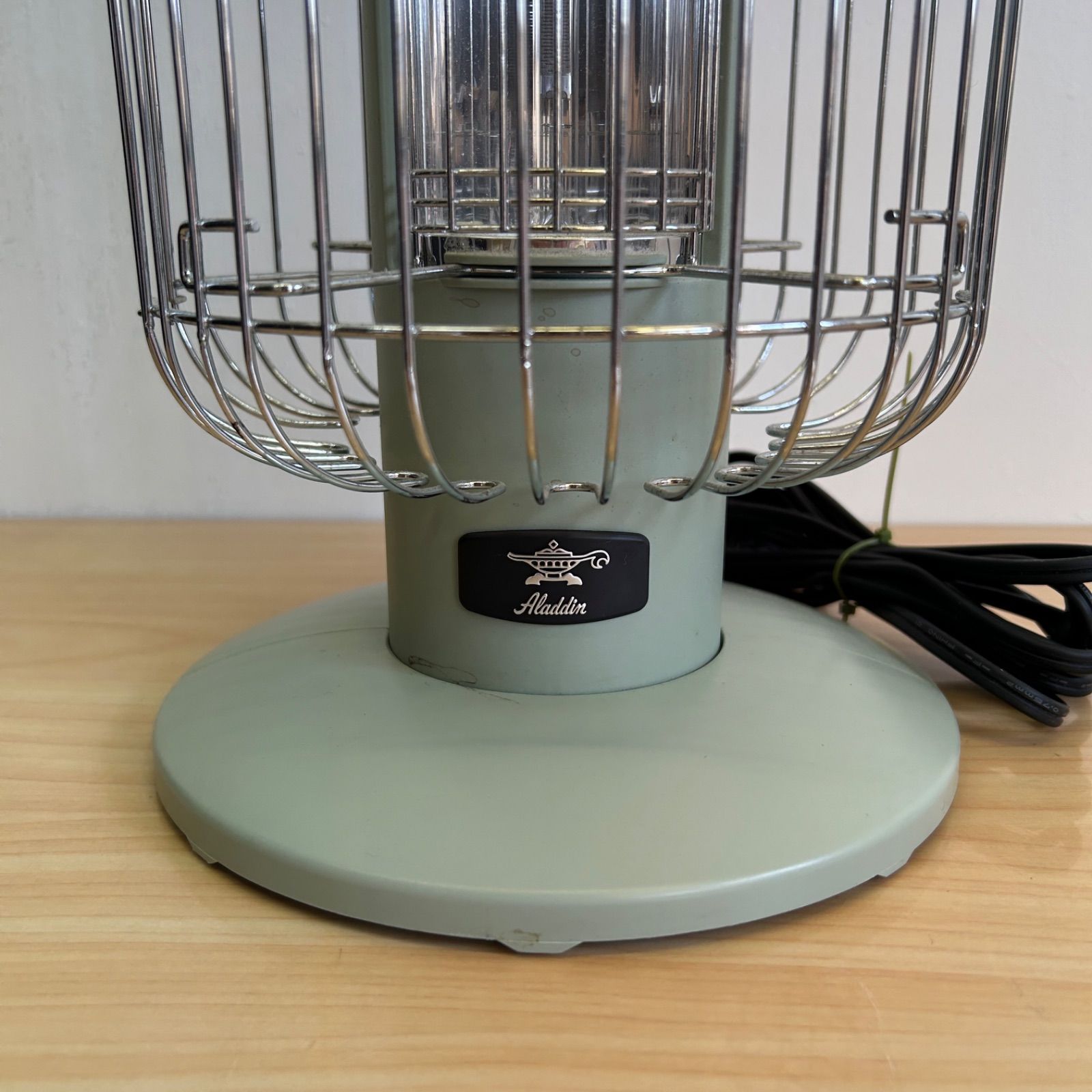 新品未使用Aladdin 電気ヒーター CAH-G42GA(W) Amazon | アラジン(Aladdin) 電気ストーブ 遠赤グラファイト