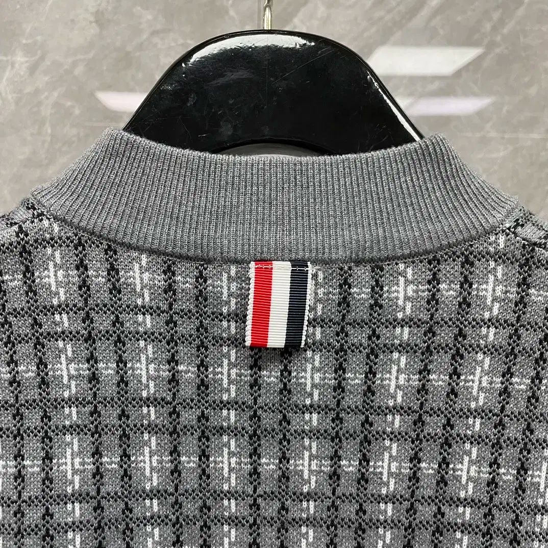 Thom Browne(トム・ブラウン) ユニセックス カジュアル ロゴ