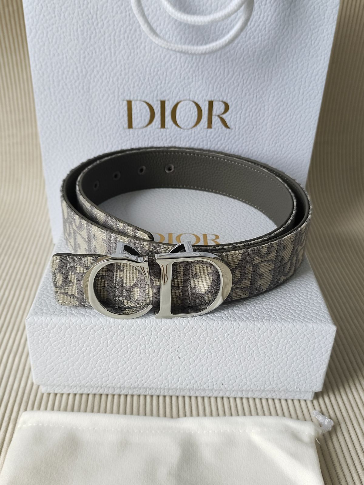 Dior ベルト シルバー ディオール Dior CDロゴ ベルトバックル