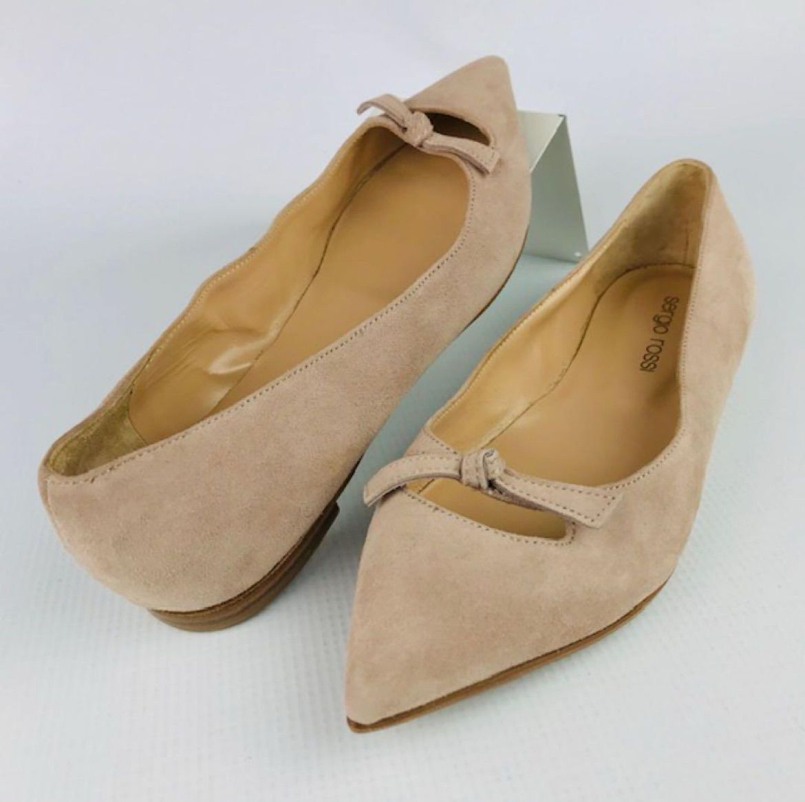 ポインテッドトゥ フラットパンプス