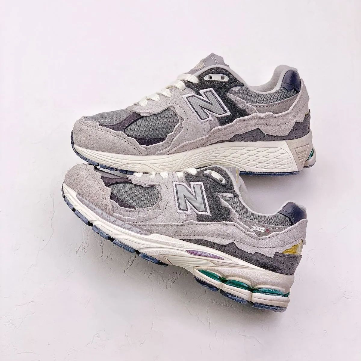 New Balance 2002R Protection Pack Rain Cloud M2002RDAスニーカー 男女兼用 - メルカリ