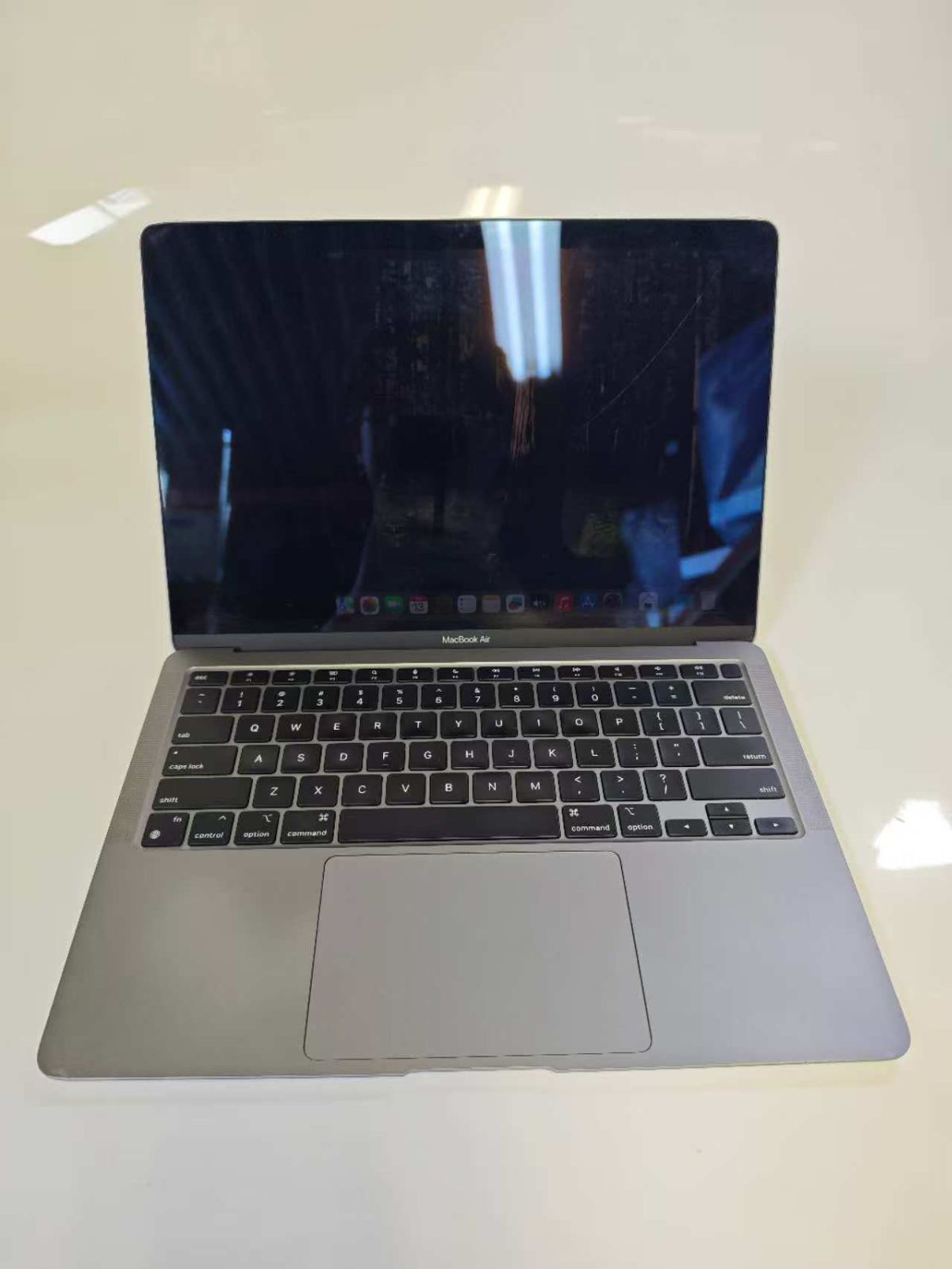 A2337_091-MacBook Air 13.3インチ M1チップ 2020年モデル | 8GBメモリ | macOS Sequoia 15.5 訳アリ