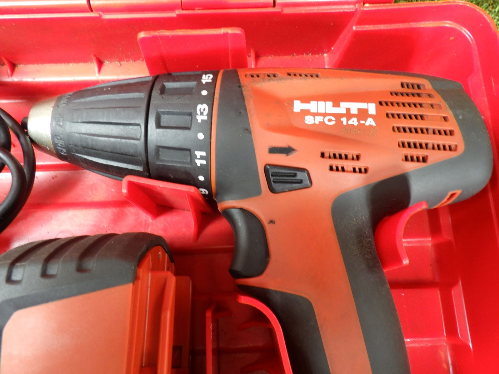 ヒルティ SFC14-A 充電式ドリルドライバー バッテリー×2 充電器付き【市川行徳店】【店頭取引限定】【中古】管理番号：ITYL4KUW3LWJ Amazon | 日本ヒルティ SFC14-A 充電コンパクトドリルドライバー