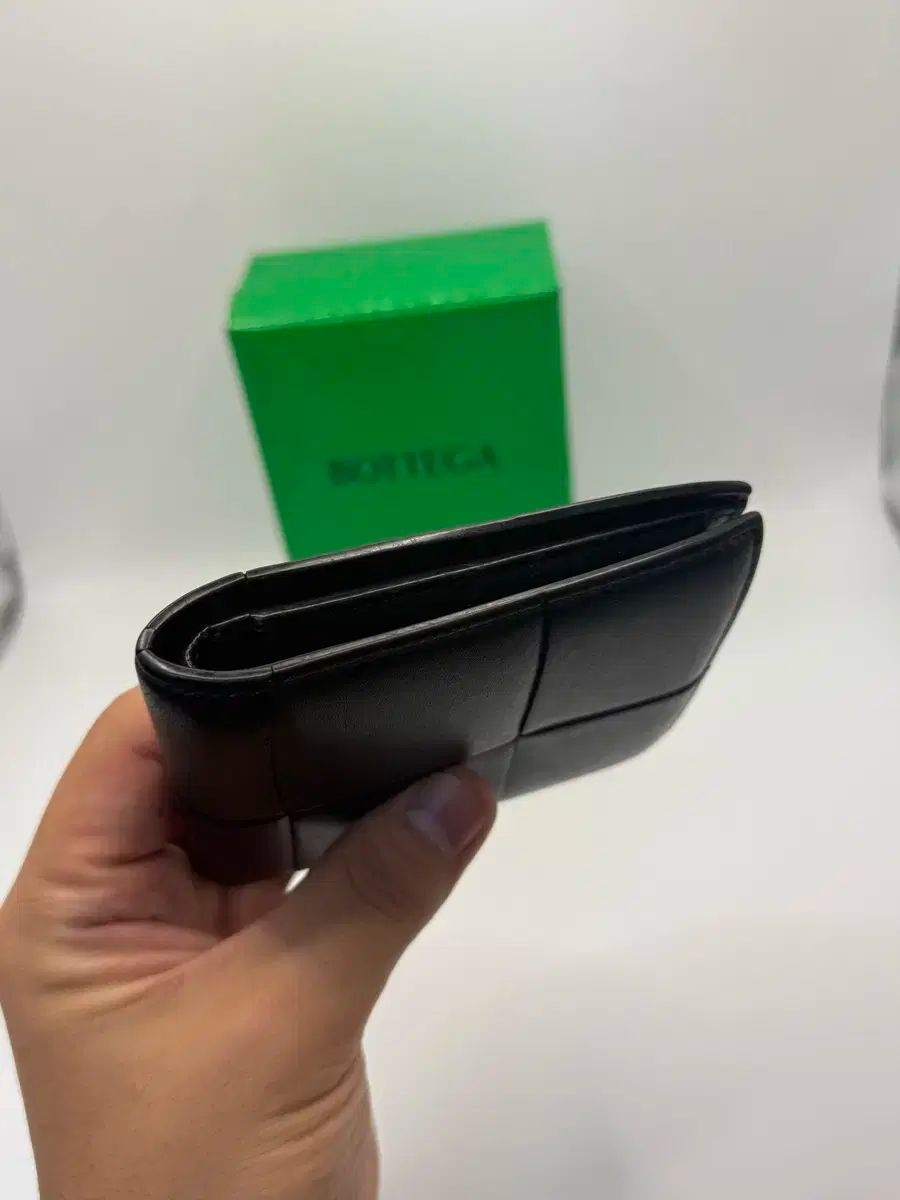 二つ折り財布 ブラック