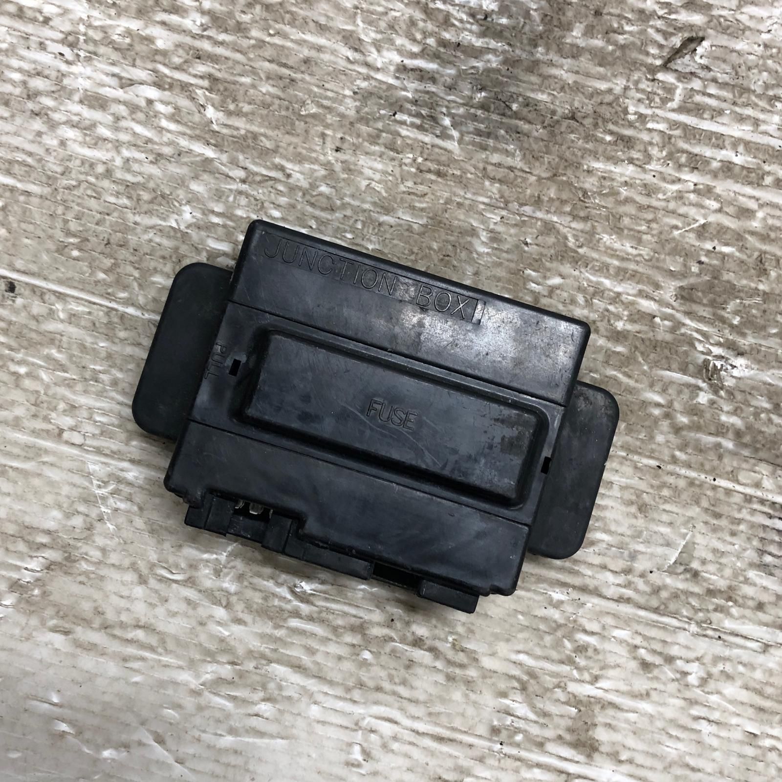 KAWASAKI ゼファー1100 ZRT10A ヒューズボックス カワサキ