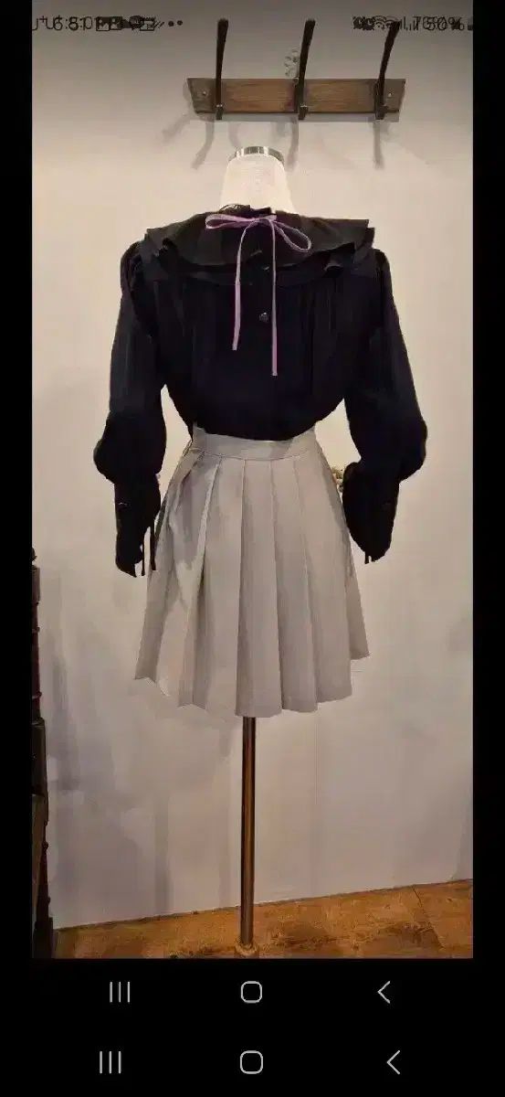 ラギシュエット フリルネックデコレーション