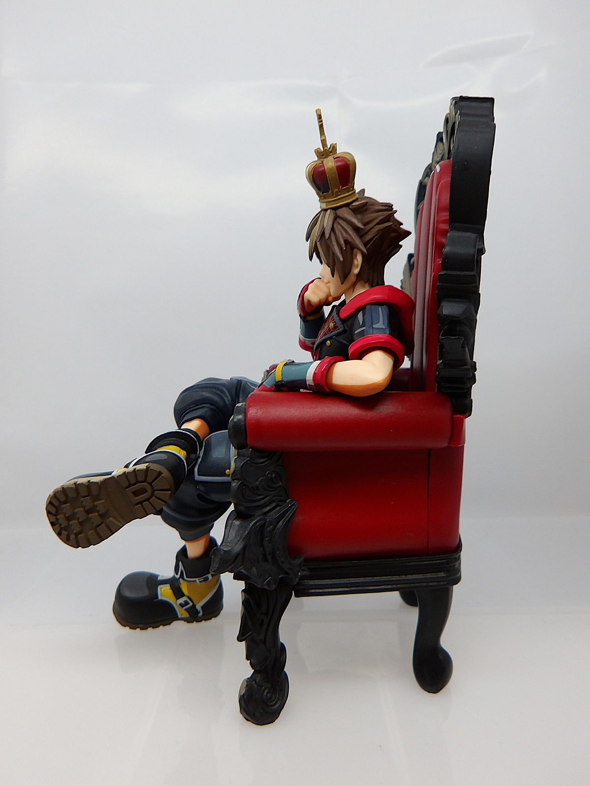 新品未開封 キングダムハーツ 20周年 一番くじ ラストワン賞 ソラ フィギュア キングダム ハーツ」20周年記念“一番くじ”登場！ 玉座に座るソラ