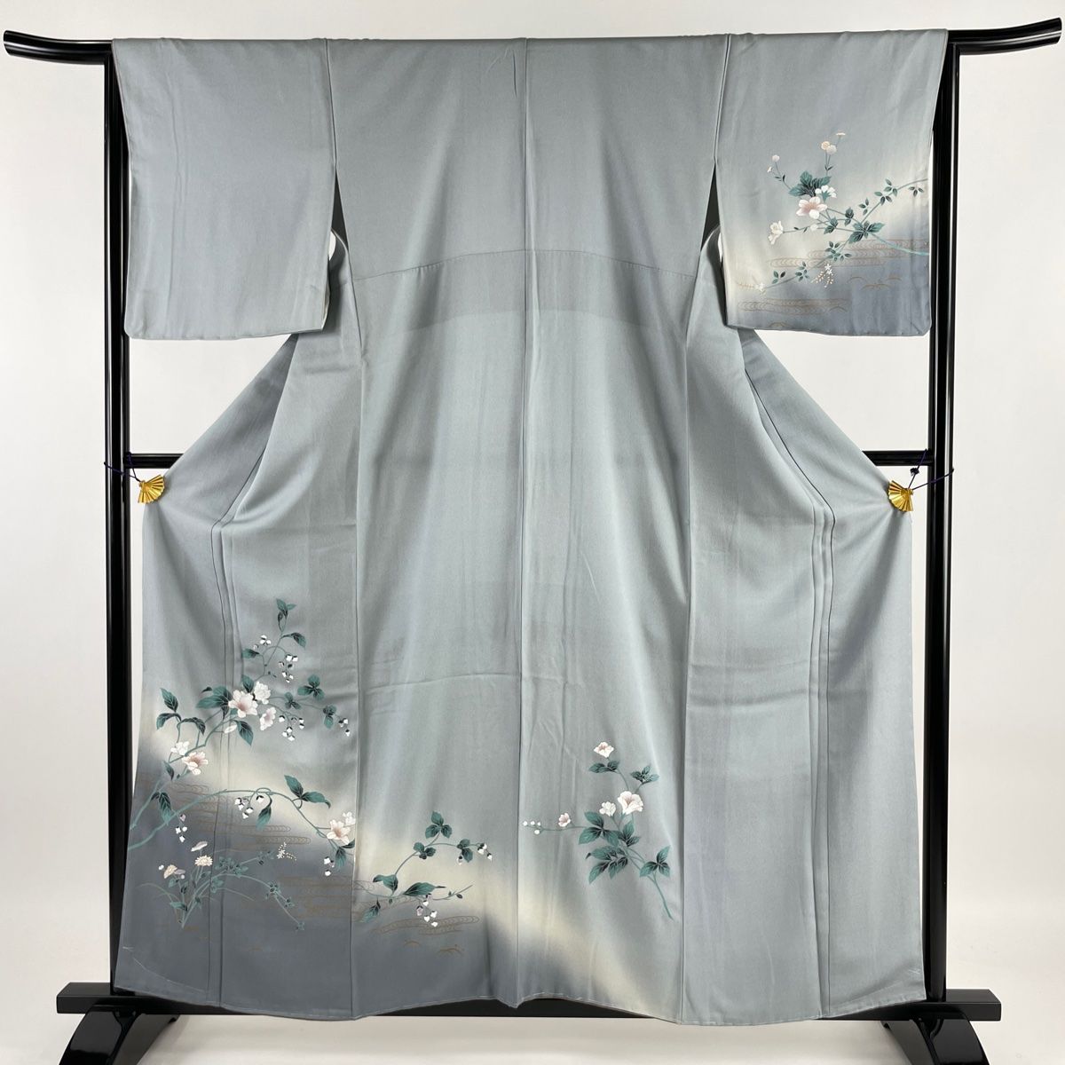 素晴らしい 付下げ 身丈159.5cm 【中古】 秀品 正絹 灰色 草花 袷 M 裄