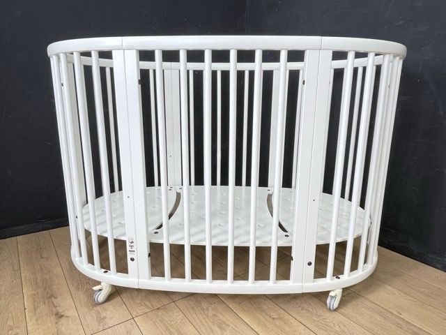 送料無料 Stokke ストッケスリーピーベッド 【中古】 ベビーベッド キャスター付 フレームのみ 127x74x85cm 白 家具 手渡し歓迎 d/59558