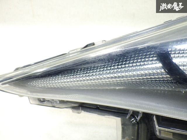 トヨタ　プリウス　ZVW50.51　右ヘッドライト　ヘッドランプ TYC 正規品 LED ヘッドランプ ヘッドライト 純正タイプ 左右