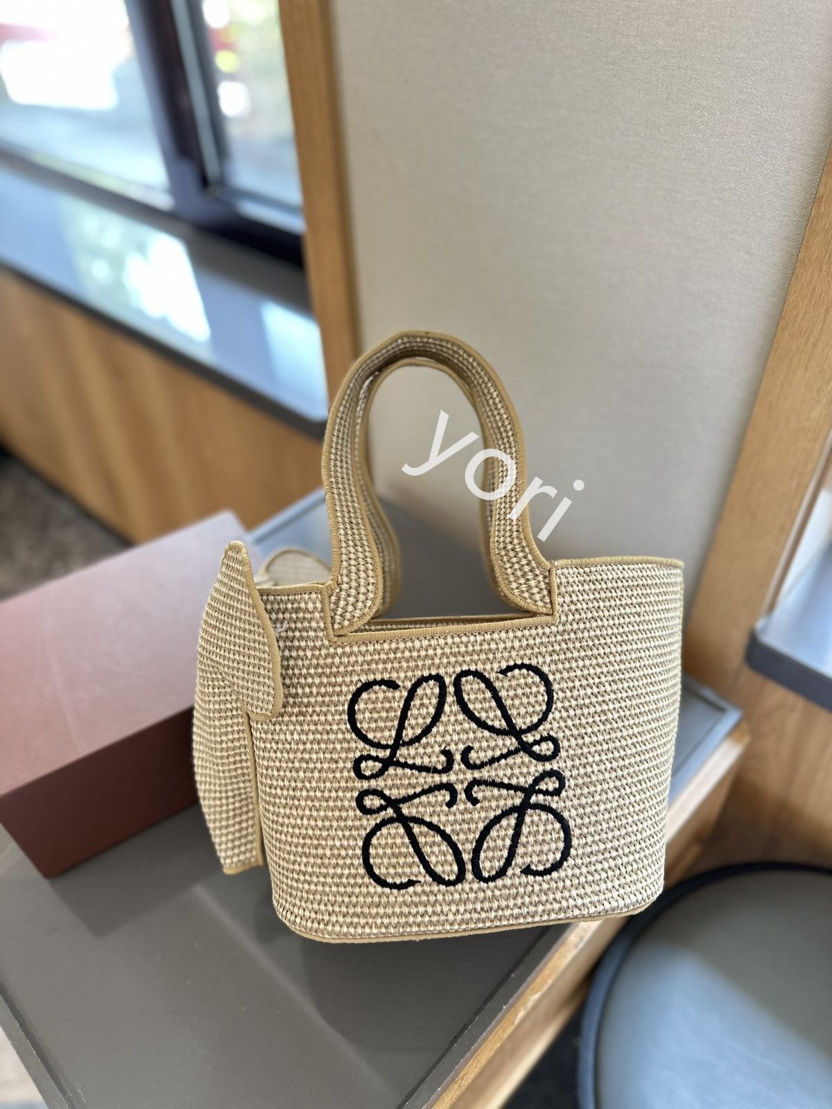 LOEWE フォント トートバッグ スモールナチュラルかごバッグ