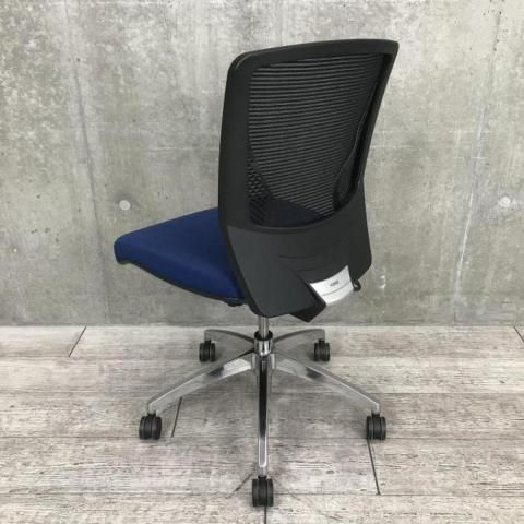 オカムラ okamura