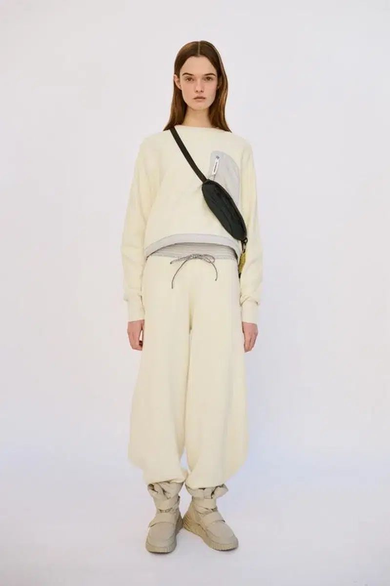 アンドワンダー 【and wander×ZARA】コラボ 日本発アウトドアブランド