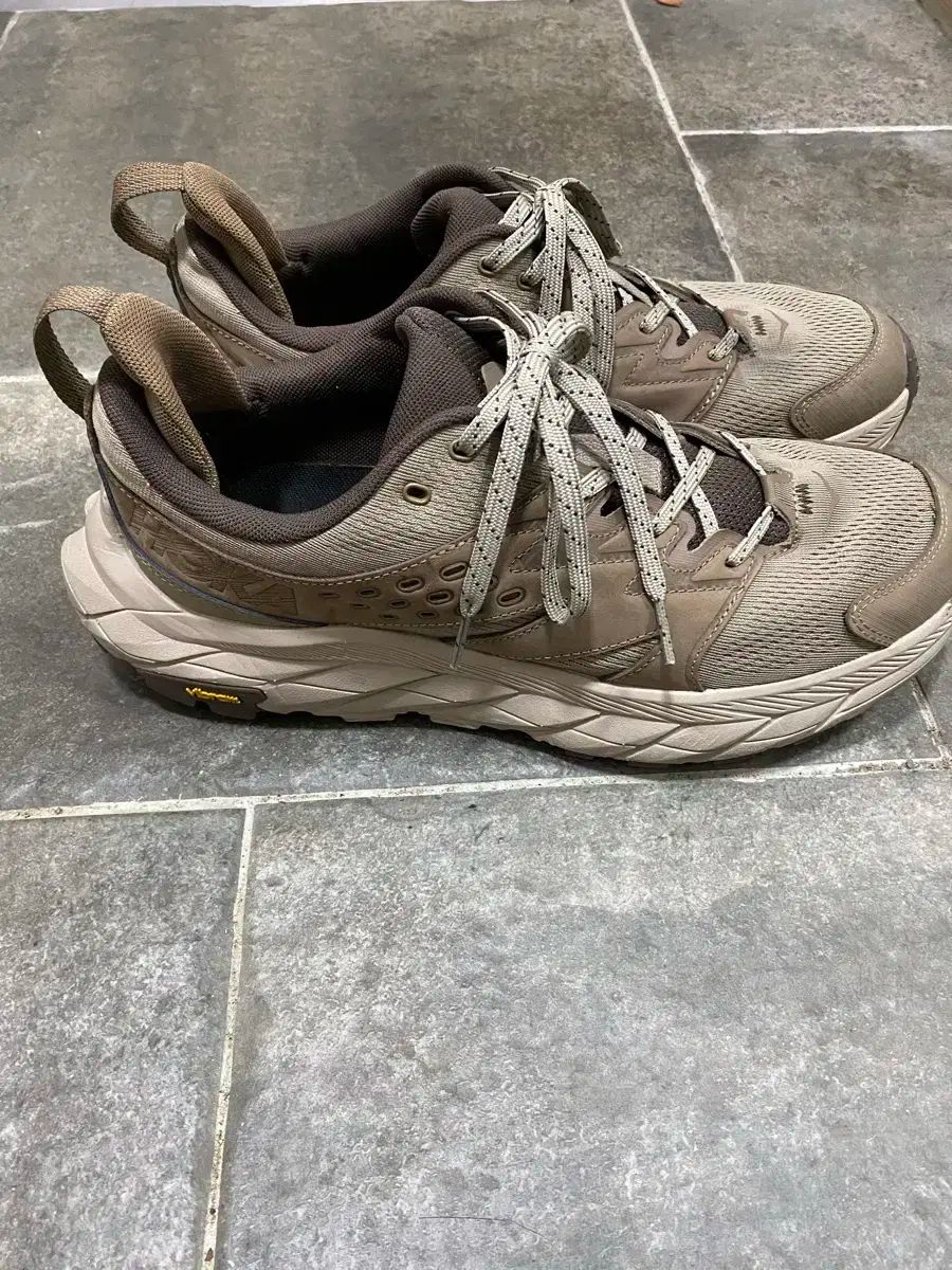 280 ホカオネオネ アナカッパ ブリーズ ロー デューン オックスフォード タン AGENCIAYEAS_COM_BR