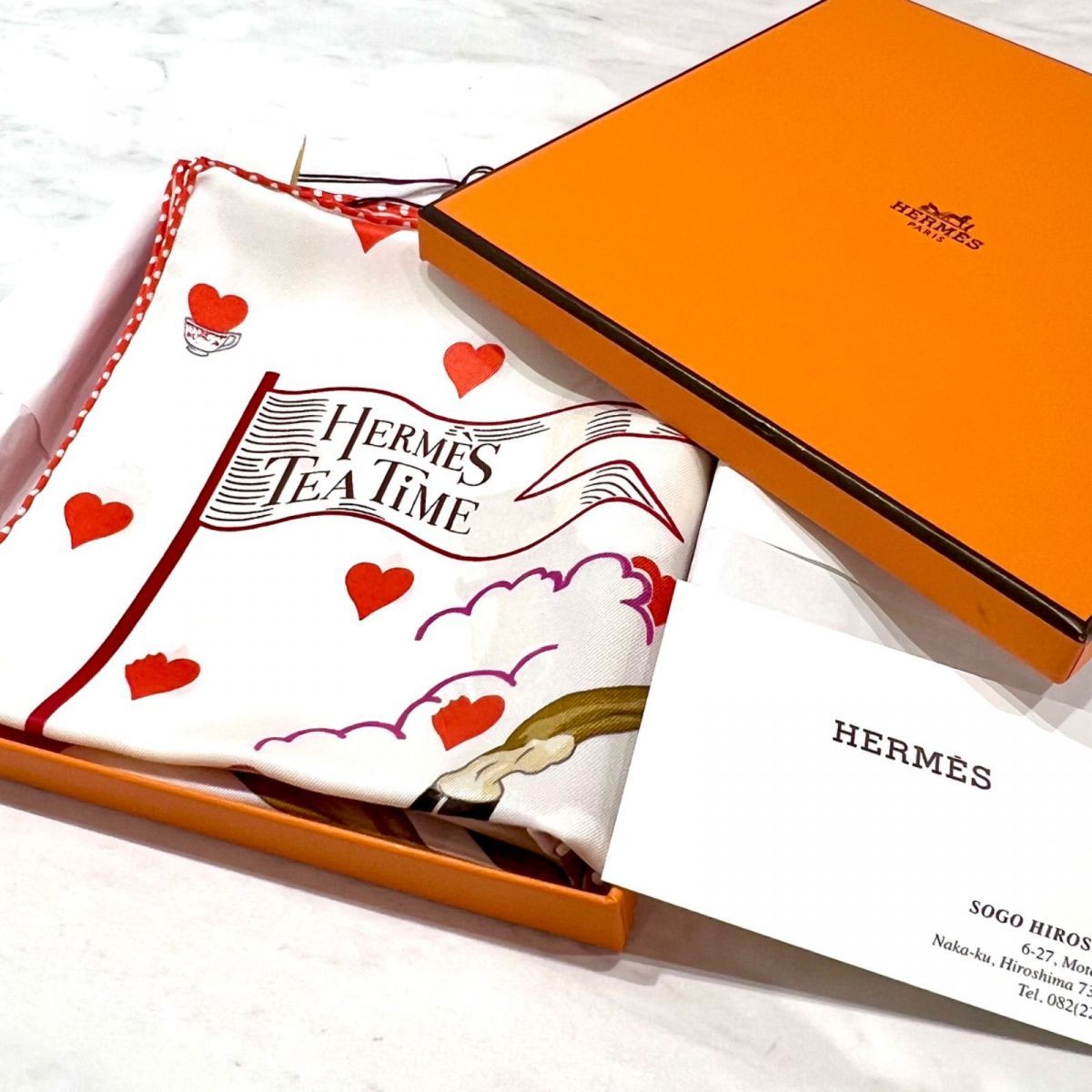 エルメス HERMES カレ70 シルク ティータイム スカーフ 70 ホワイト フランボワーズ ルージュ HERMES SILK TEA TIME SCARF 70 WHITE FRAMBOISE ROUGE