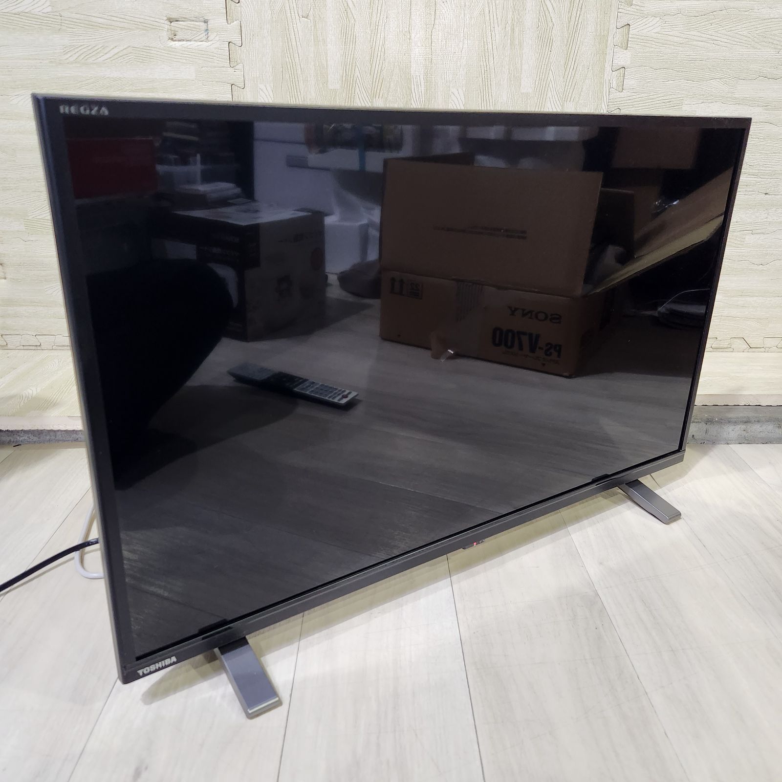 TOSHIBA 液晶テレビ REGZA 32型 32V34 - メルカリ