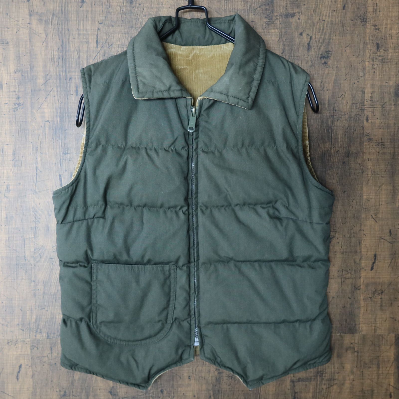 80s Vintage US古着☆Eddie Bauer エディーバウアー リバーシブル ダウンベスト 黒タグ 山タグ コーデュロイ グリーン  ベージュ 80's 80年代