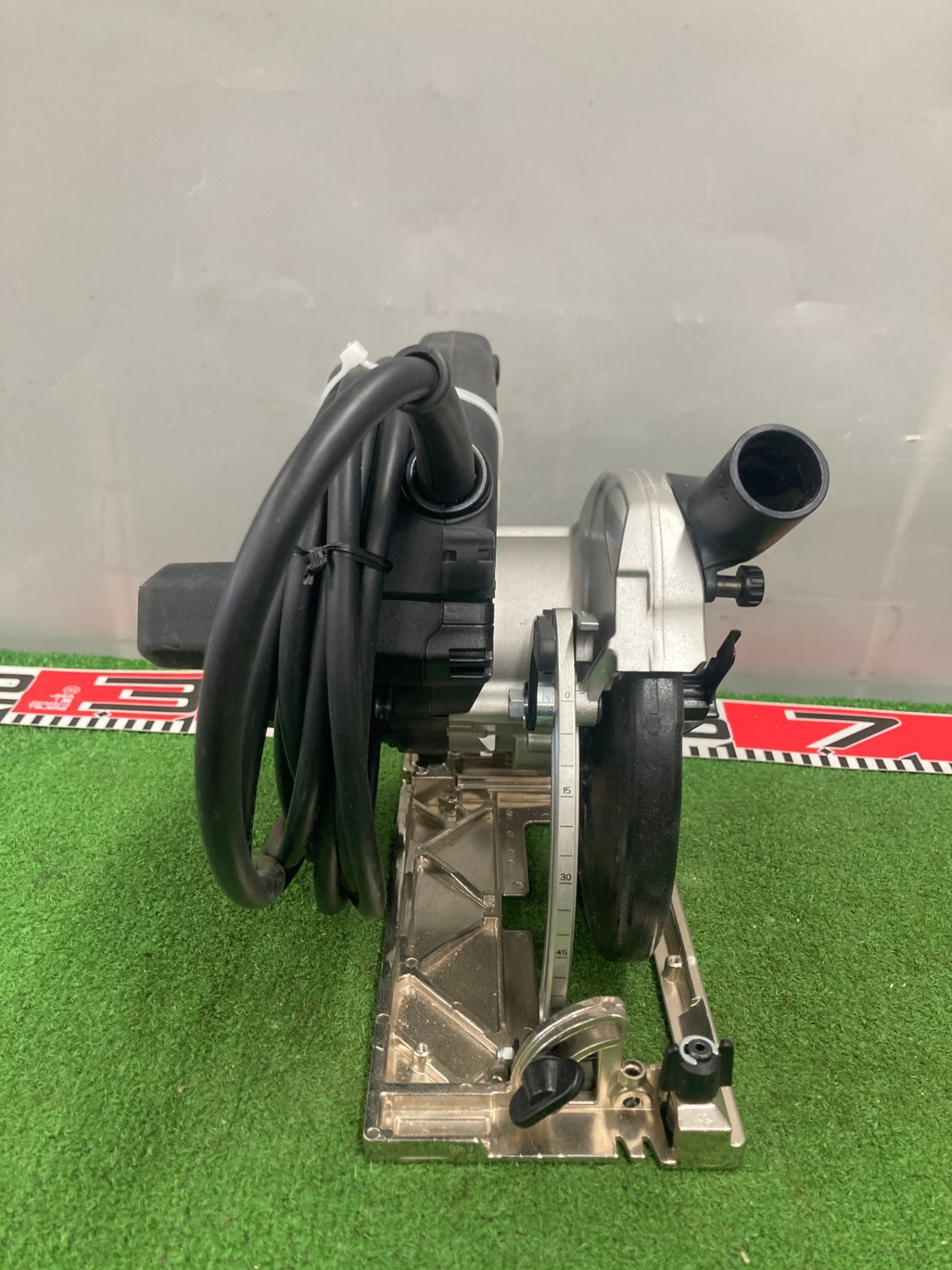 中古品】【0922】☆makita(マキタ) 165㎜電子マルノコ HS6303