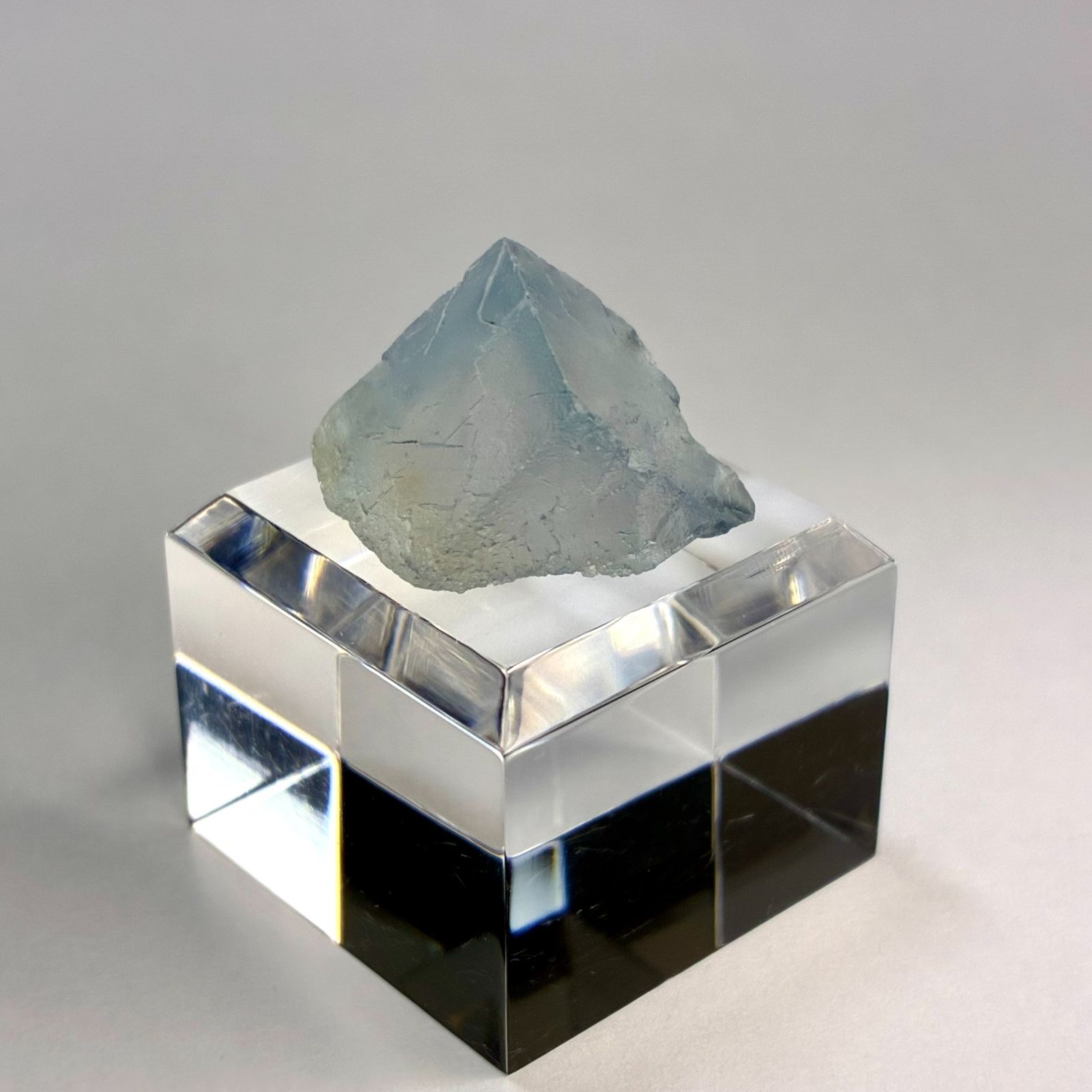 アメリカ ビンガム産フローライト 一点物 原石 鉱物 天然石 パワーストーン No.1695