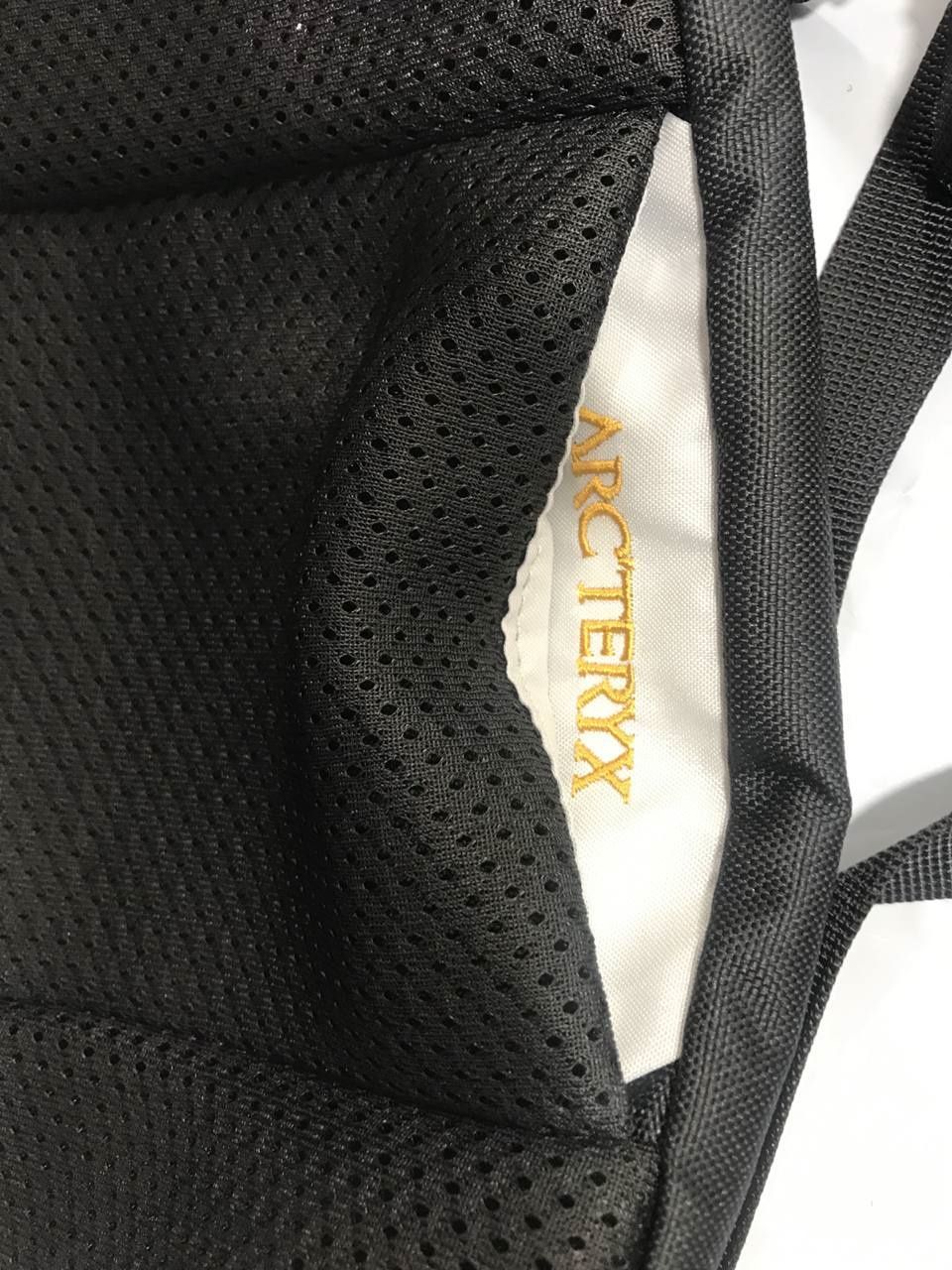 全新品 Arcteryx 　ウエストパック アークテリクス マンティス2 ウエストパック ショルダーバッグ ユニセックス