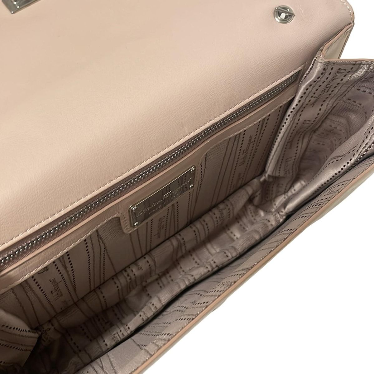 ダークイエロー×ピンク