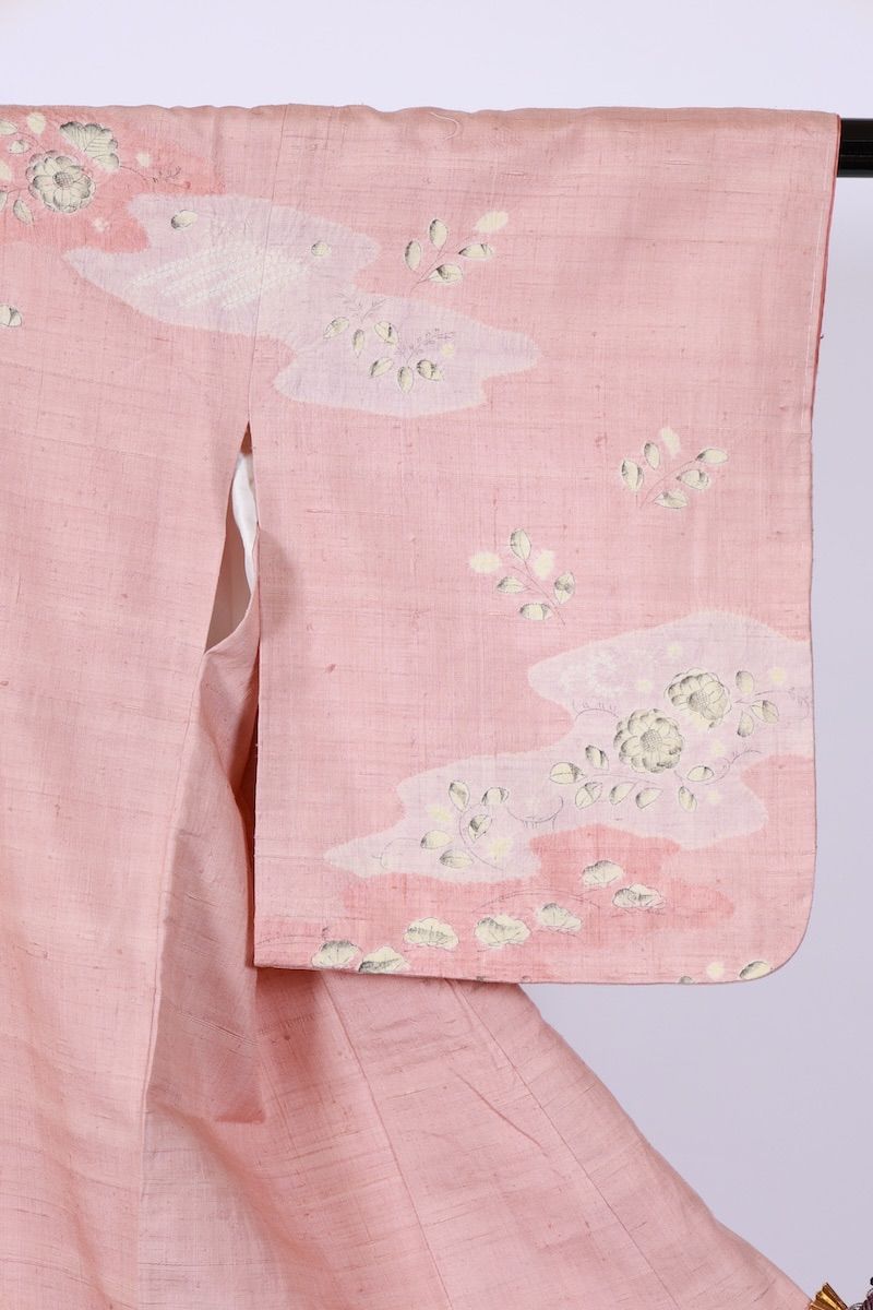 訪問着　新品未使用品　真綿紬　辻ヶ花　桜色濃淡　白　墨　桶絞り　B937 訪問着 新品未使用品 真綿紬 辻ヶ花 桜色濃淡 白 墨 桶絞り B937