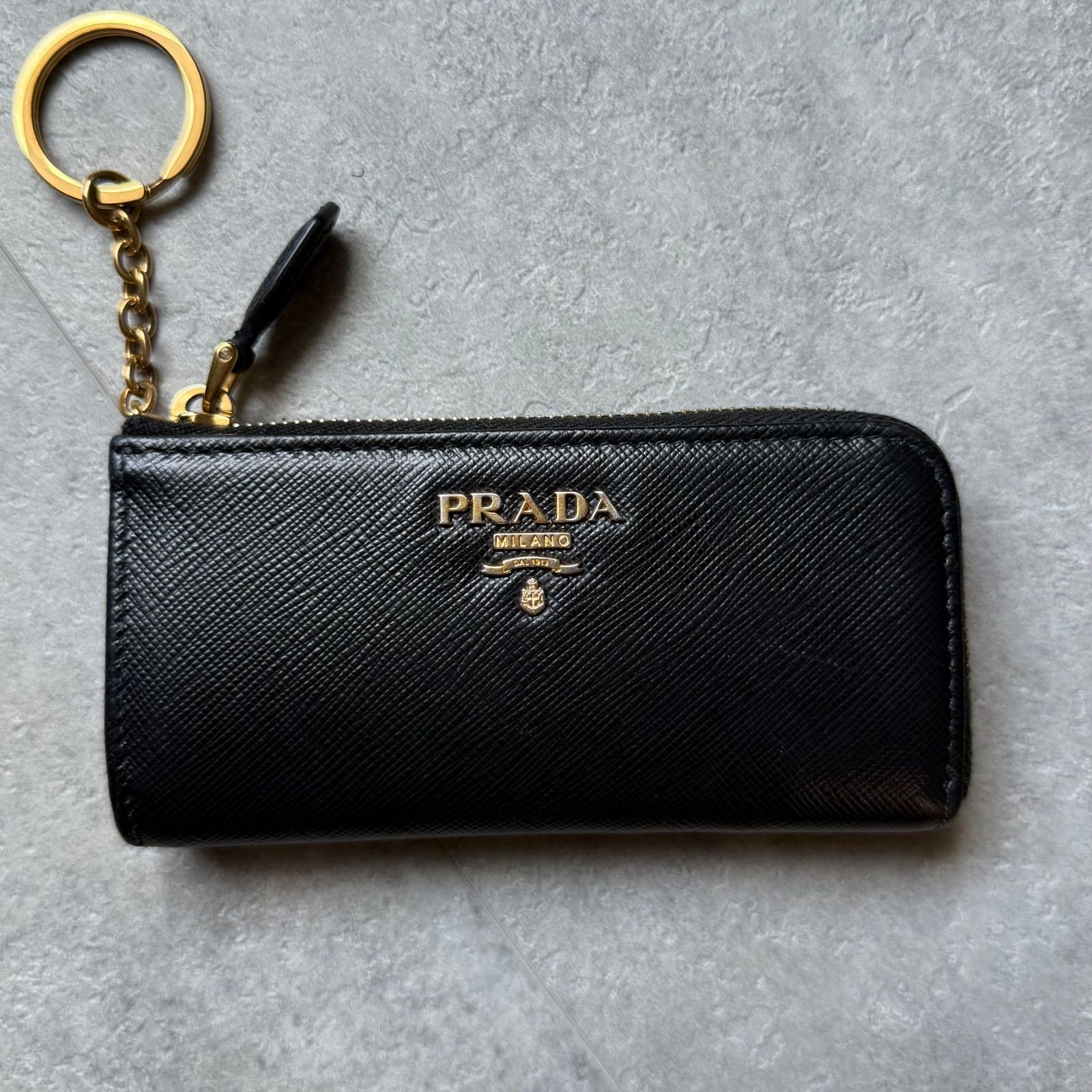 【美品】プラダ ケース キーリング サフィアーノレザー 1PP026 黒 PRADA プラダ コインケース キーリング付き サフィアーノレザー