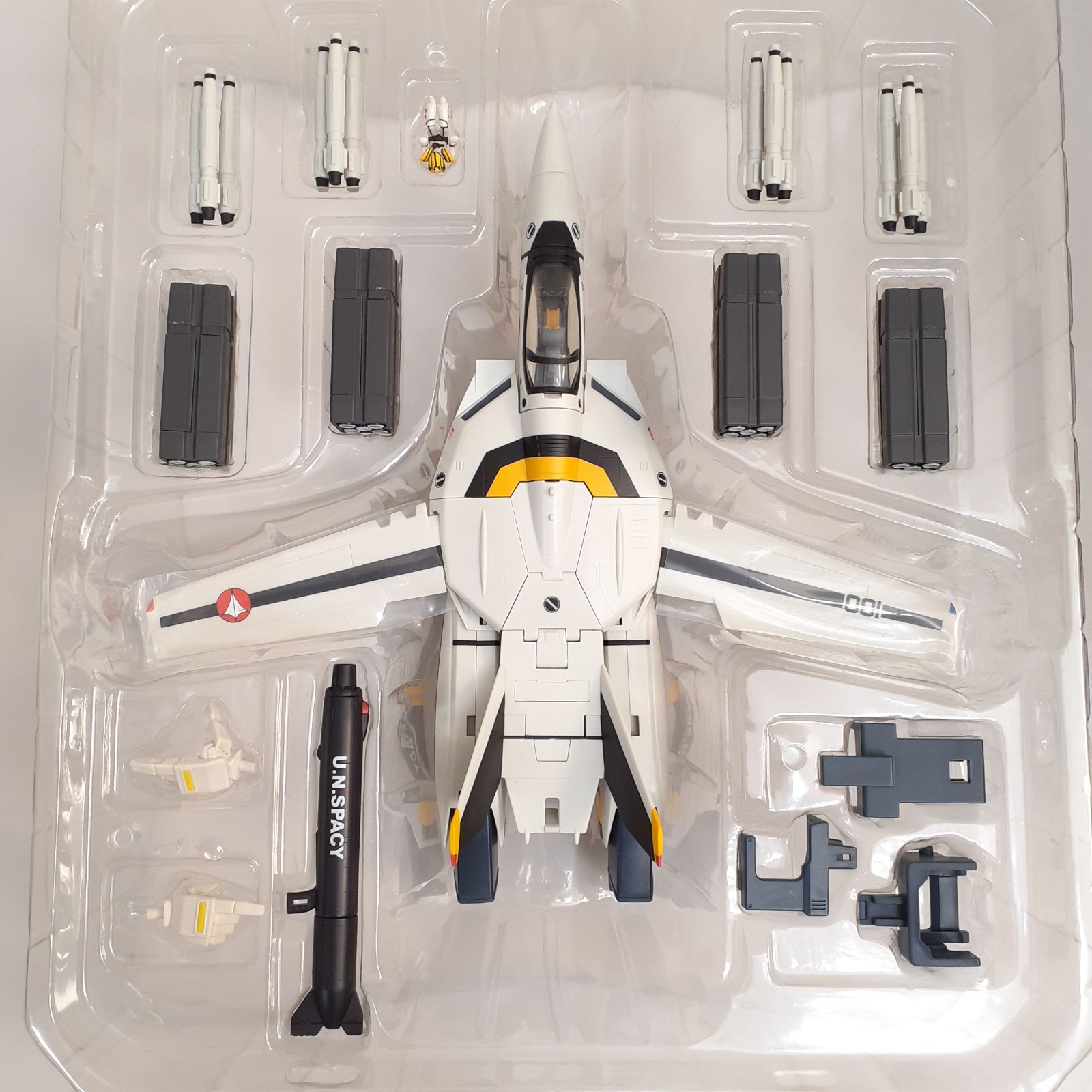 三沢店47】マクロス30周年 1/60 VF-1S ロイ・フォッカー機 三沢店47】マクロス30周年 1/60 VF-1S ロイ・フォッカー機