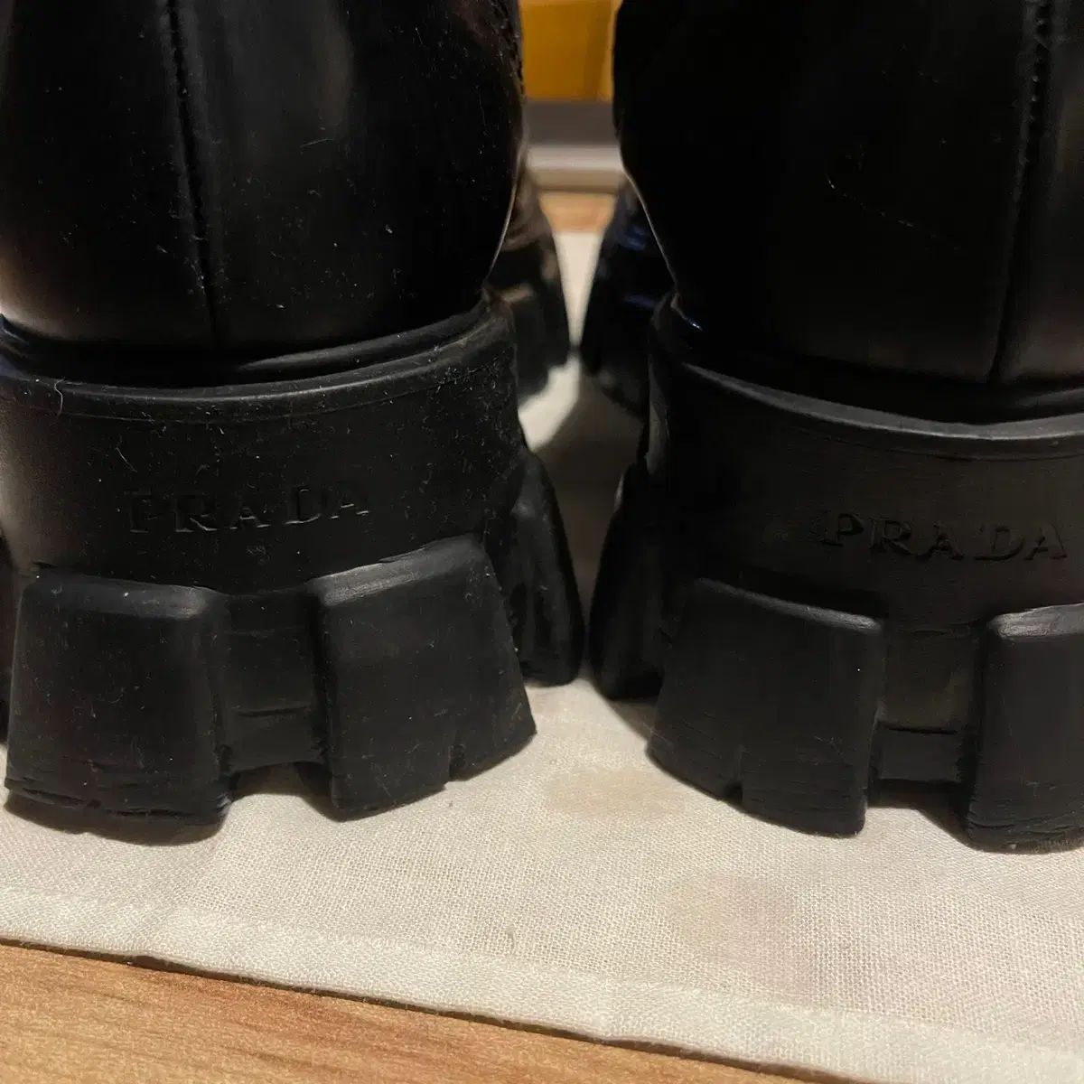 PRADA プラダ バックロゴ チェルシー ブーツ