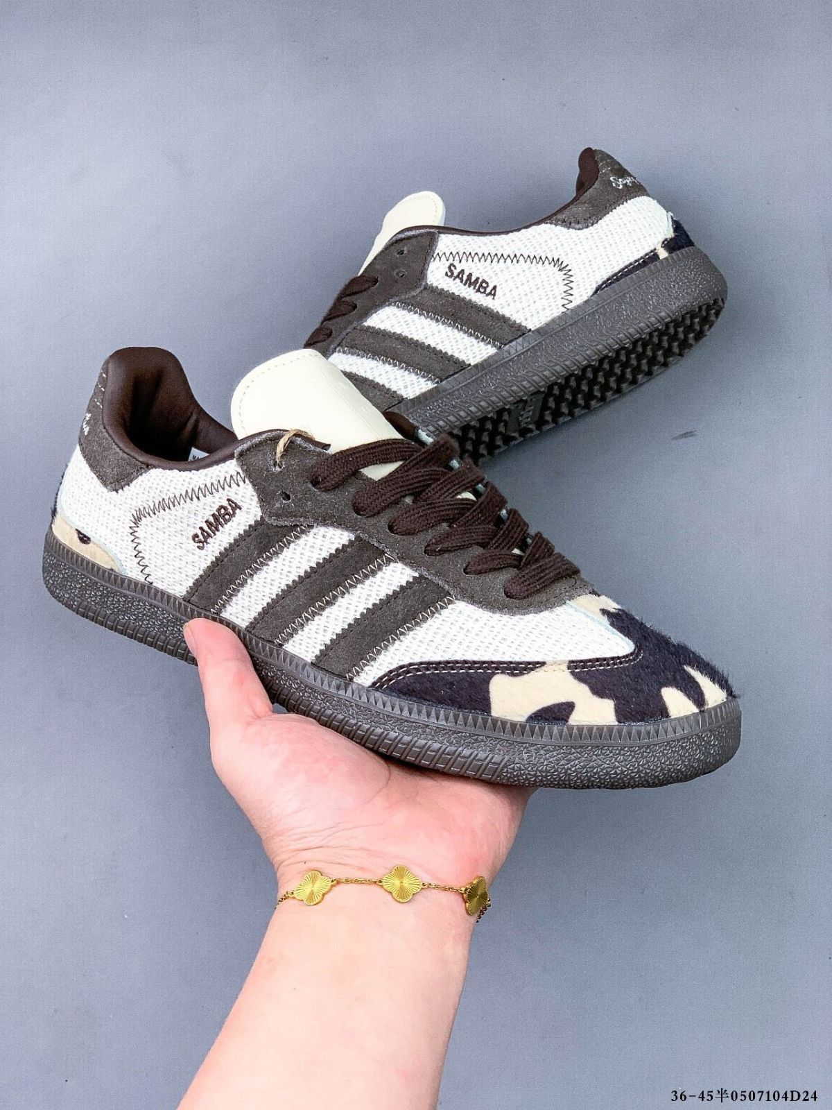 adidas Samba OG Notitle Cow Print スニーカー