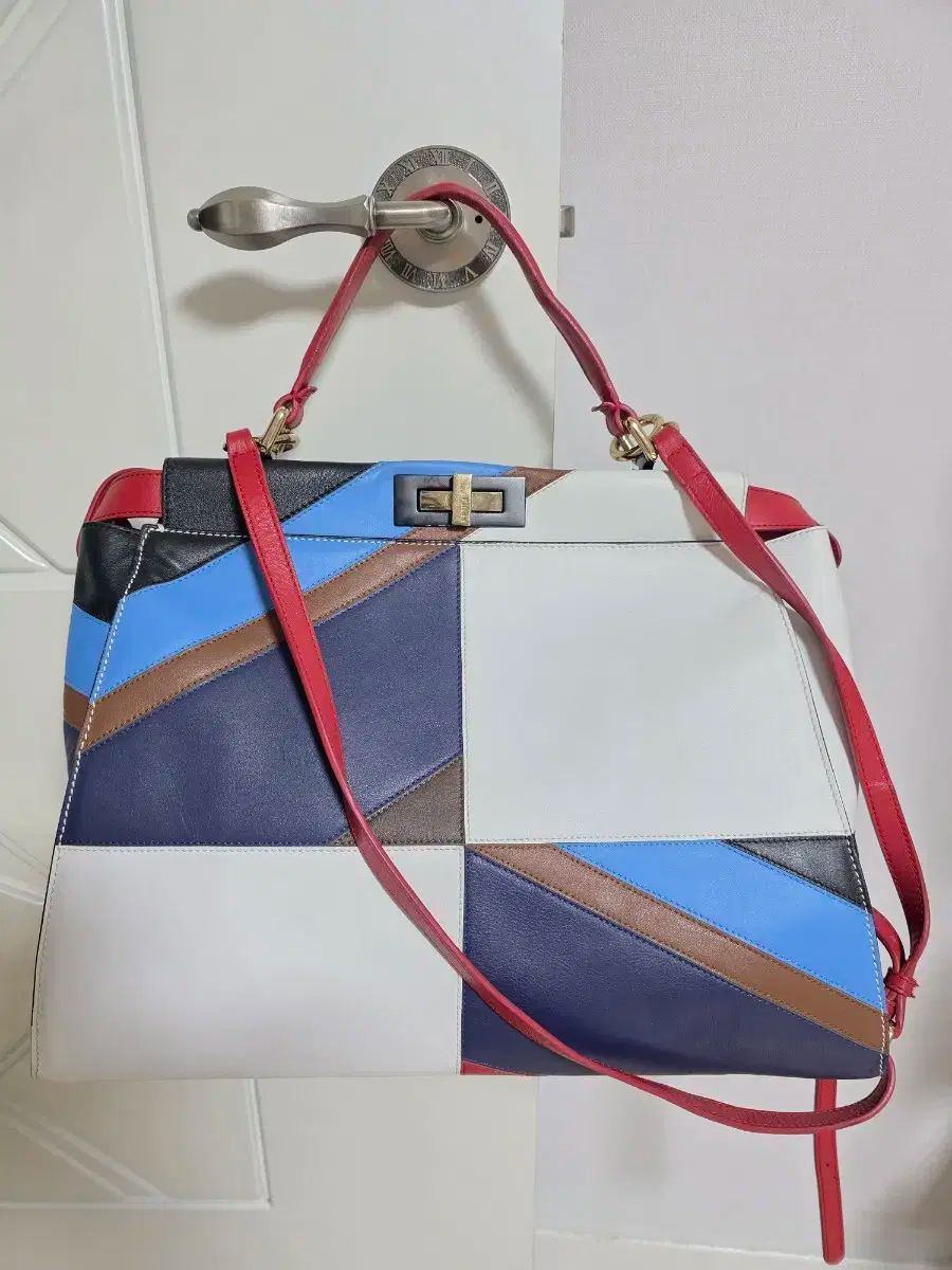 FENDI フェンディ ピーカブー マルチ