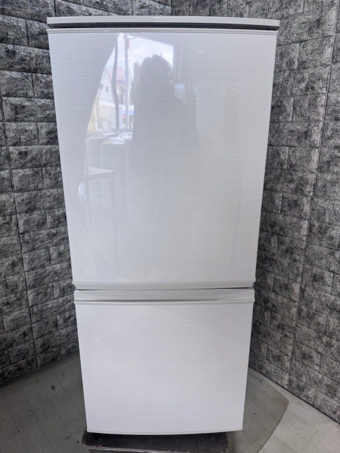 大阪送料無料☆3か月保障付き☆冷蔵庫☆シャープ☆2ドア