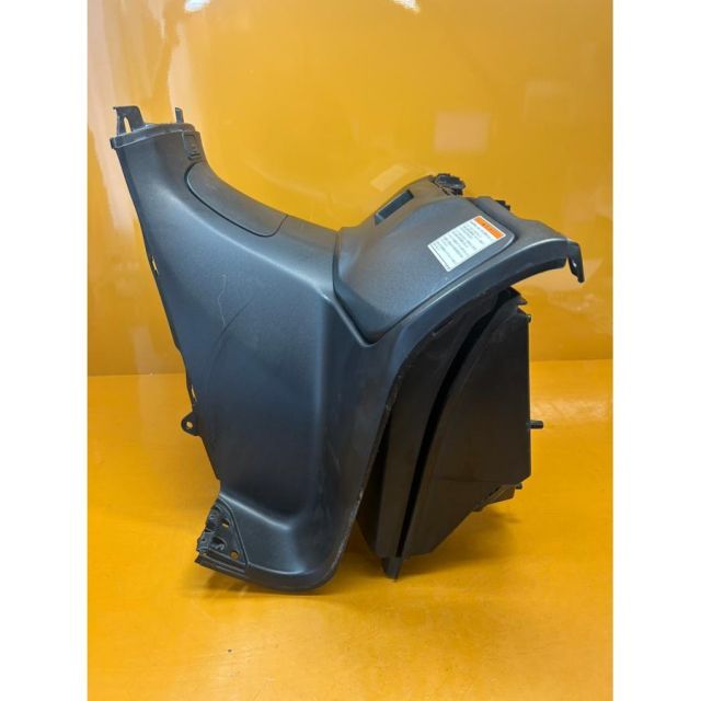 フロントカウル インナー