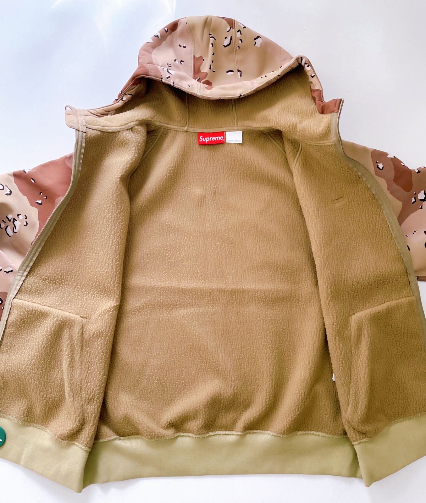 ☆新品未使用正規品☆ Supreme Windstopper パーカー-