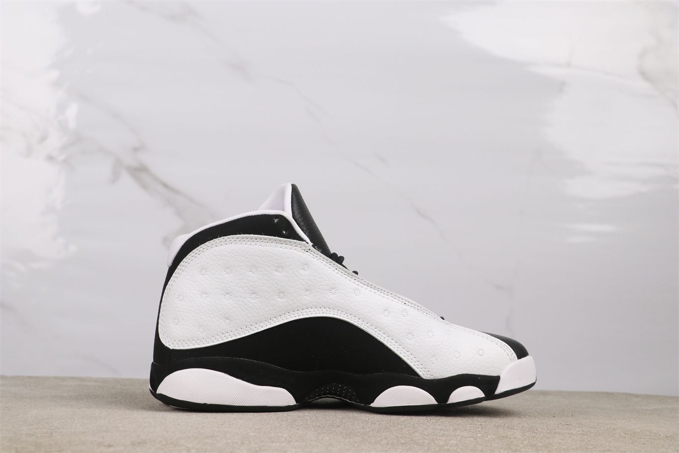 エア ジョーダン 13 黒/白 シューズ 楽天市場】NIKE AIR JORDAN 13 RETRO (GS)ナイキ エア