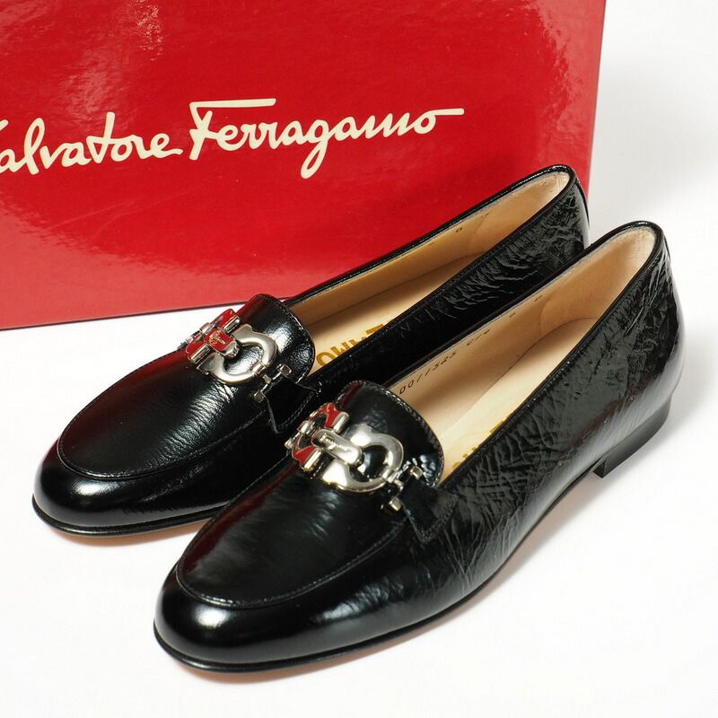 □未使用品□Salvatore Ferragamo サルヴァトーレ フェラガモ ガンチーニ ローファー 靴  サイズ6D（22.5cm相当）パテントレザー ブラック イタリア製 20230704/GN6974 - メルカリ