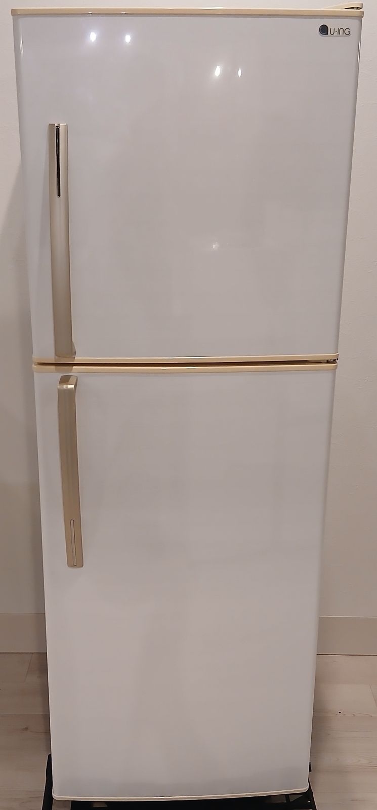 U-ING 冷蔵庫 容量228L 2015年製 動作保証 ER-F23UH 中古美品 お得なセット値引きも！ 概要欄をご一読ください ユーイング 大容量 大きめ ファミリー U-ING 冷蔵庫 容量228L 2015年製 ER-F23UH 中古美品 お得なセット