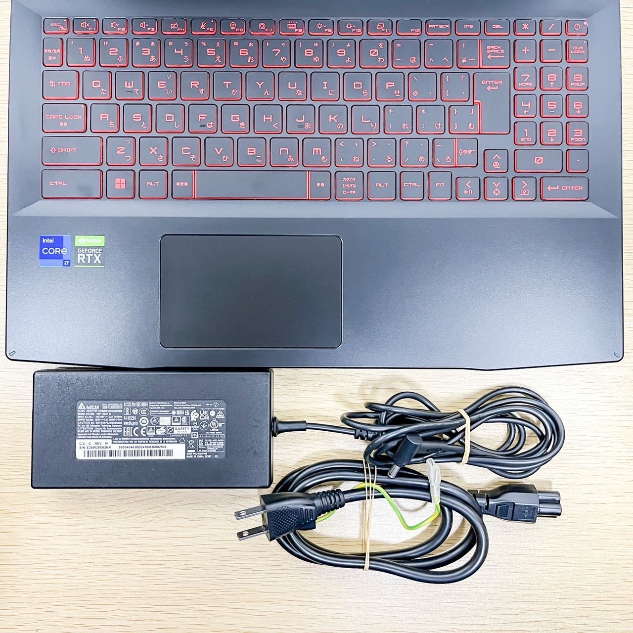 ゲーミングノートMSI Katana GF66 11UD 本体とACアダプター ゲーミングノートMSI Katana GF66 11UD 本体とACアダプター
