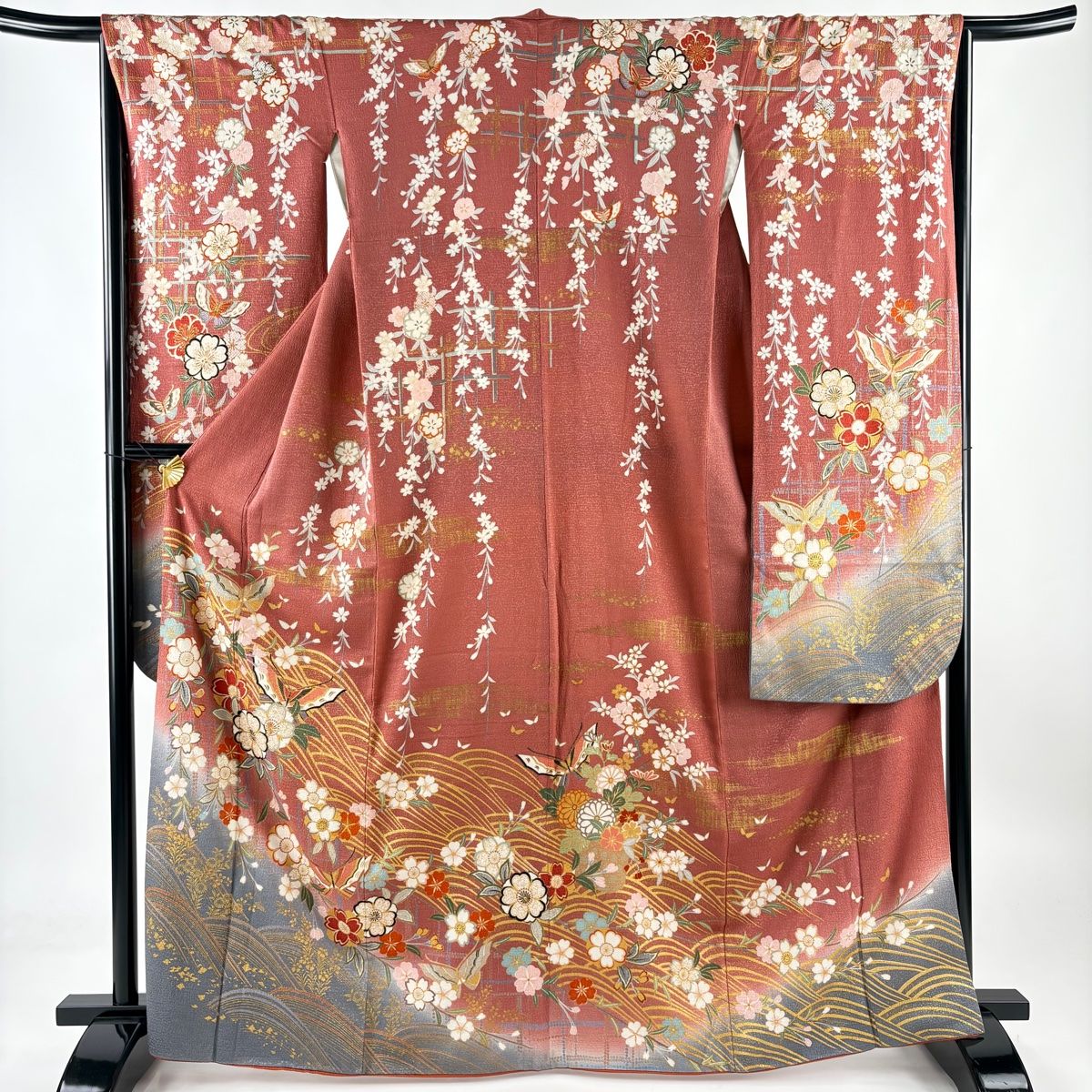 振袖 美品 秀品 身丈165cm 裄丈65cm 正絹 【中古】 振袖 身丈165cm 裄丈65cm M 袷 桜 蝶 金彩 染め分け ピンク 正絹 秀品