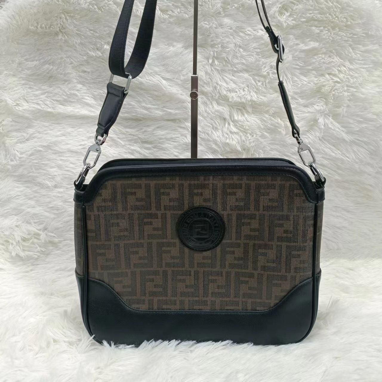 FENDI ショルダーバッグ