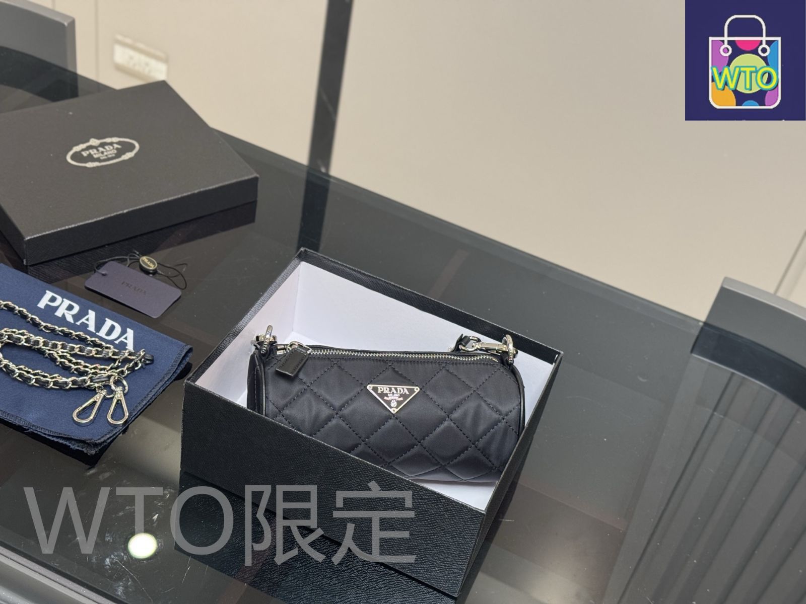 【PRADA】★送料・関税込★25SS ベルベットスクランチ 今日特価】Prada プラダ 25ss新作円筒バッグシリーズ コンパクト
