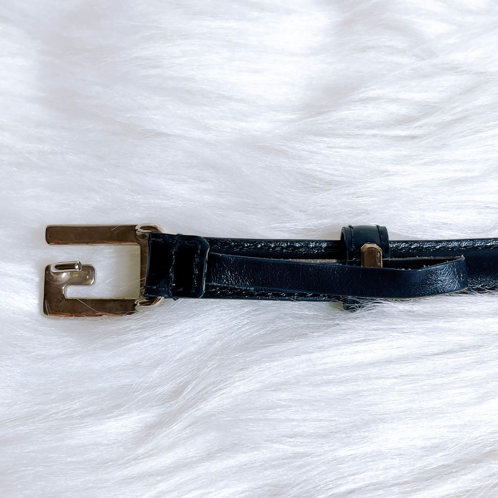 【美品】GUCCI ベルト シルバーバックル 細ベルト パテントレザー  黒 美品】GUCCI ベルト シルバーバックル 細ベルト パテントレザー
