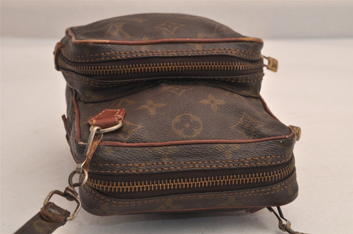 ルイヴィトン アマゾン ショルダーバッグ LV モノグラム LOUIS VUITTON