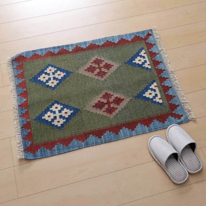 80×50cm 【ペルシャ絨毯 手織りギャッベ】アマレ族ギャッベ ギャベ 80