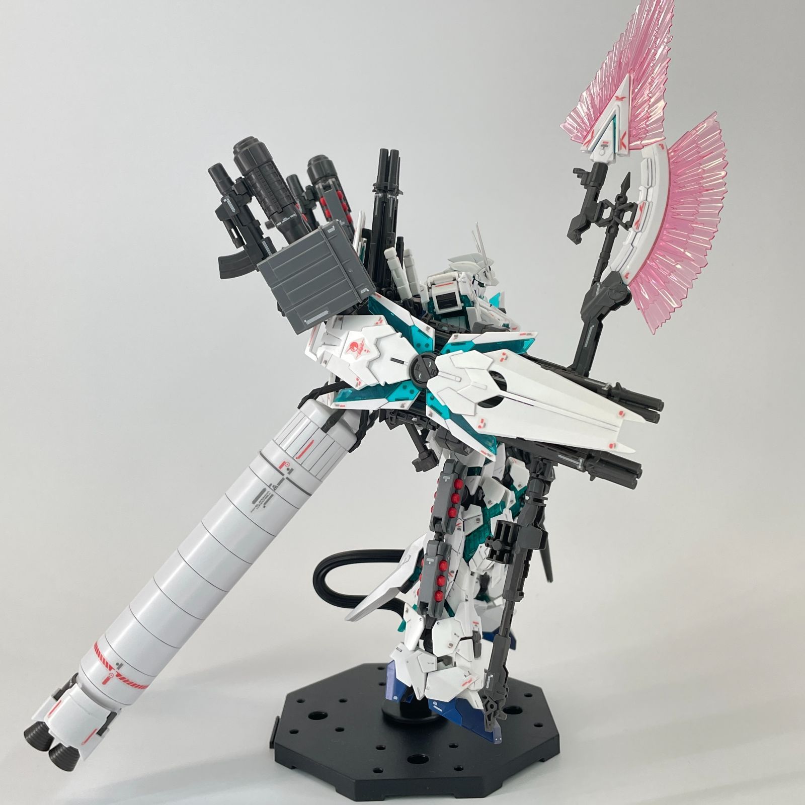 RG 1/144 フルアーマーユニコーンガンダム 新品未開封　おまけ武器付き ガンプラ】RG 1/144『フルアーマー・ユニコーンガンダム』機動
